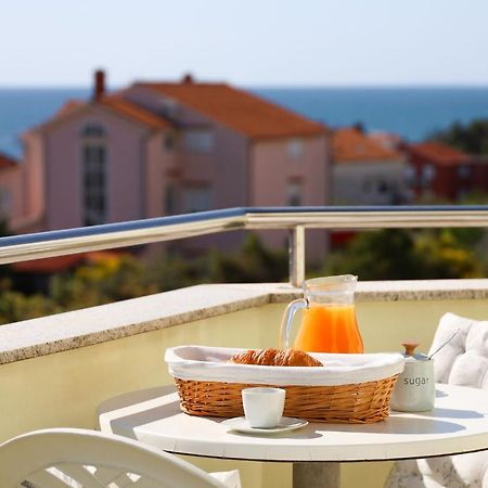 The Florens Residence Near The Beach With The Pool, Bbq And Kids Playground, Zadar Diklo Экстерьер фото