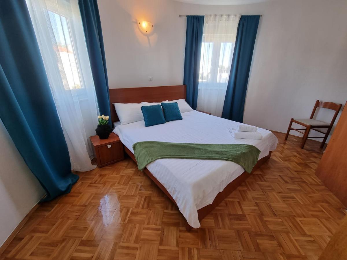 The Florens Residence Near The Beach With The Pool, Bbq And Kids Playground, Zadar Diklo Экстерьер фото