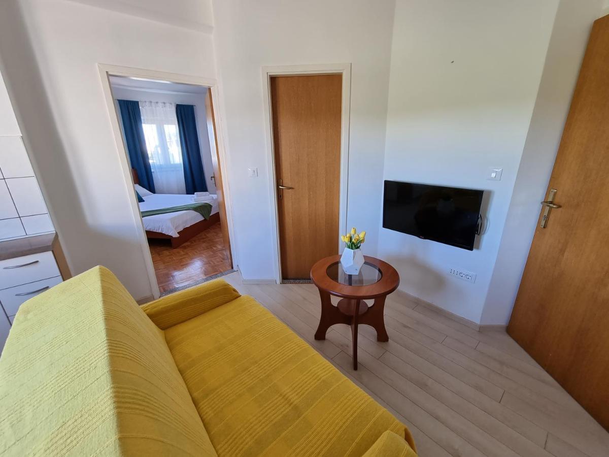 The Florens Residence Near The Beach With The Pool, Bbq And Kids Playground, Zadar Diklo Экстерьер фото