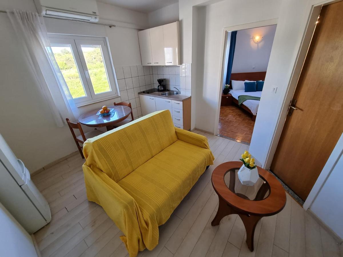 The Florens Residence Near The Beach With The Pool, Bbq And Kids Playground, Zadar Diklo Экстерьер фото