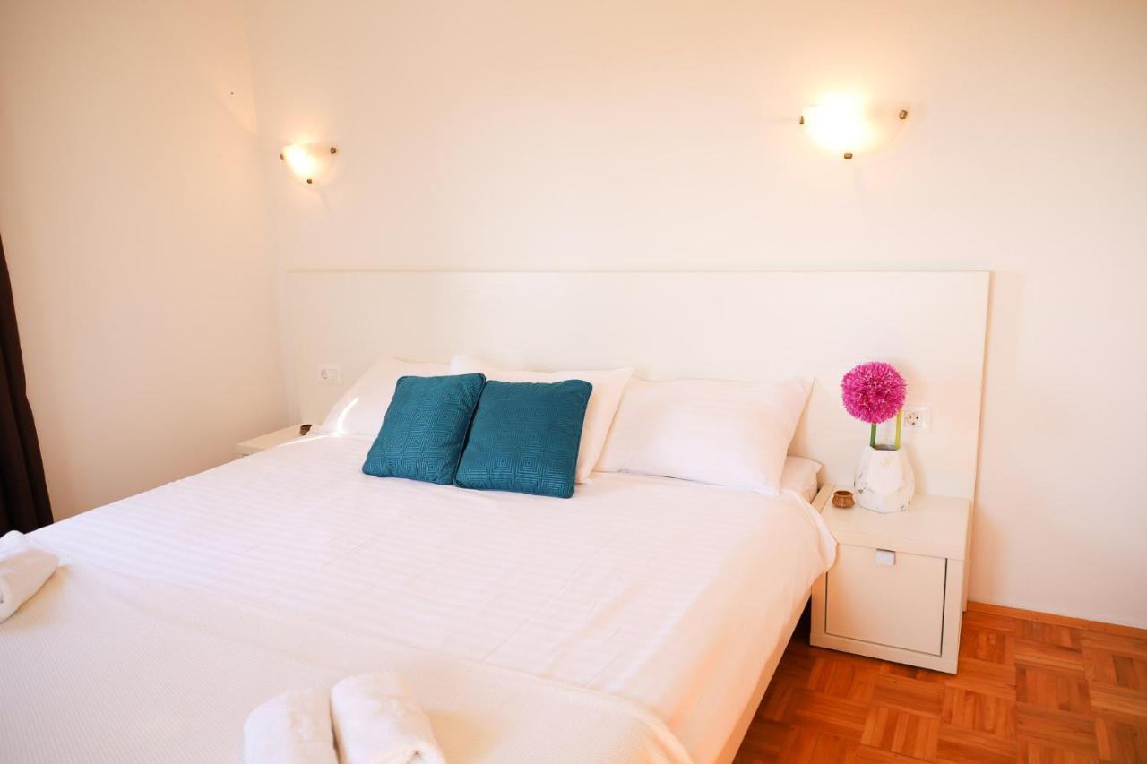 The Florens Residence Near The Beach With The Pool, Bbq And Kids Playground, Zadar Diklo Экстерьер фото
