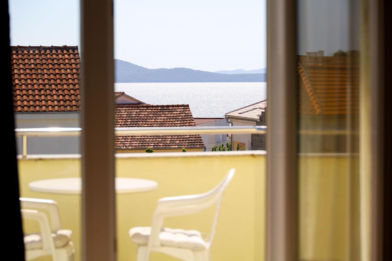 The Florens Residence Near The Beach With The Pool, Bbq And Kids Playground, Zadar Diklo Экстерьер фото