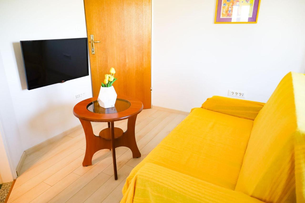 The Florens Residence Near The Beach With The Pool, Bbq And Kids Playground, Zadar Diklo Экстерьер фото