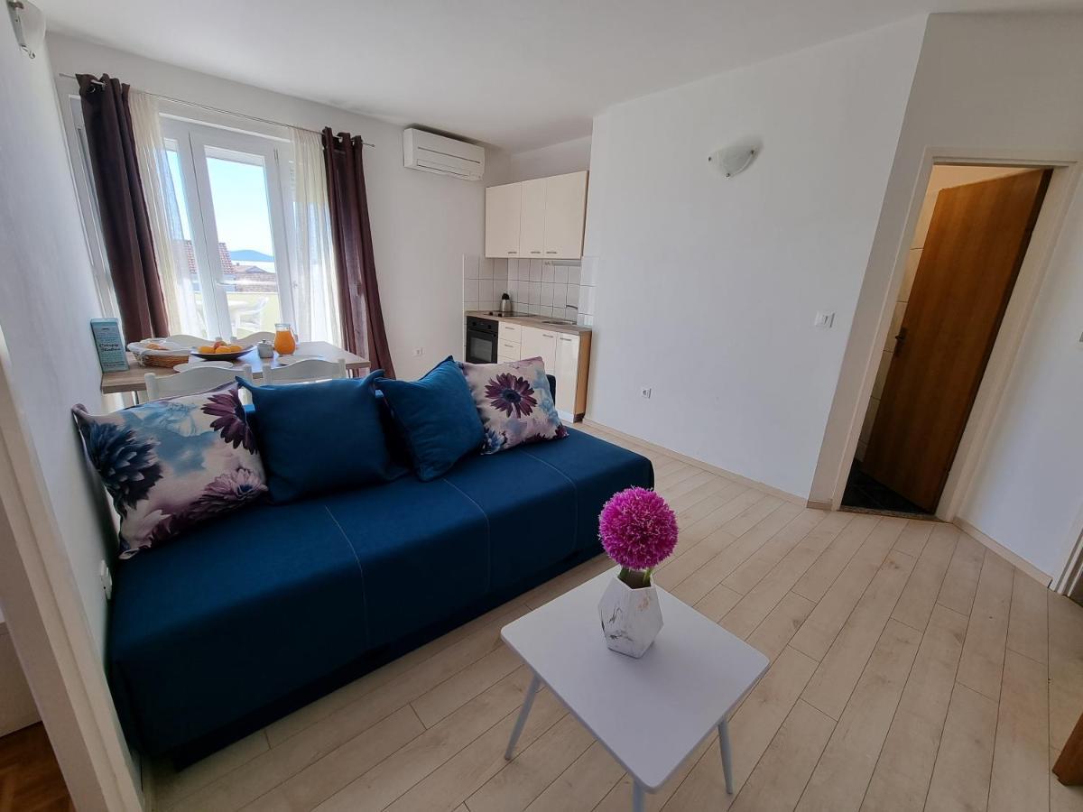 The Florens Residence Near The Beach With The Pool, Bbq And Kids Playground, Zadar Diklo Экстерьер фото