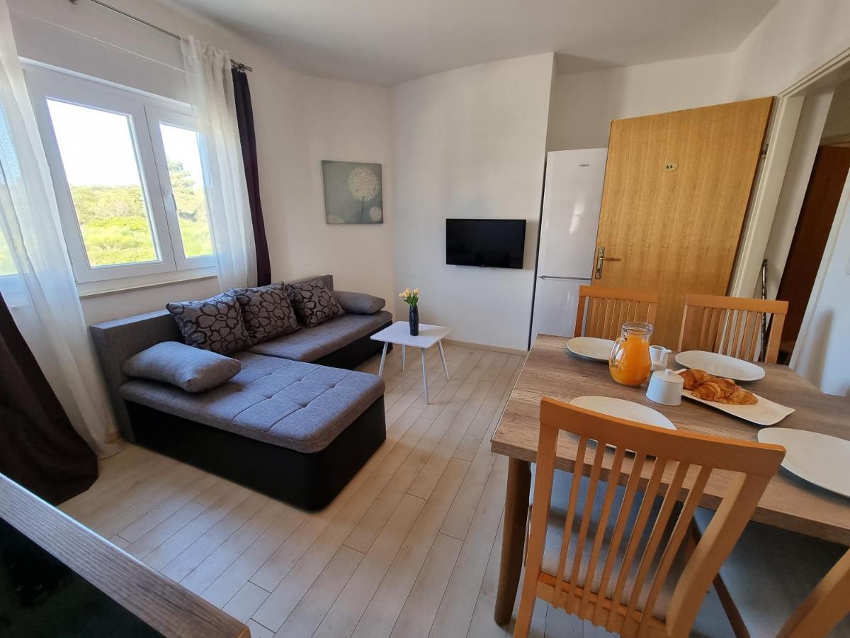 The Florens Residence Near The Beach With The Pool, Bbq And Kids Playground, Zadar Diklo Экстерьер фото